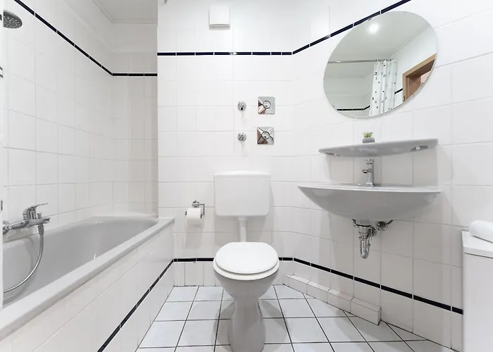 Seestrasse 56 8 公寓 *